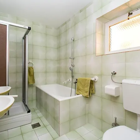 Appartamento And Agiss With Pool