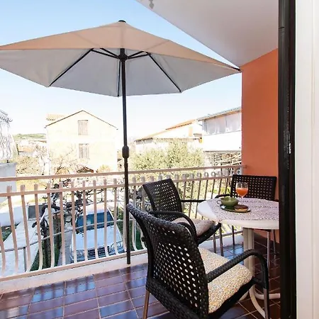 And Agiss With Pool Appartamento