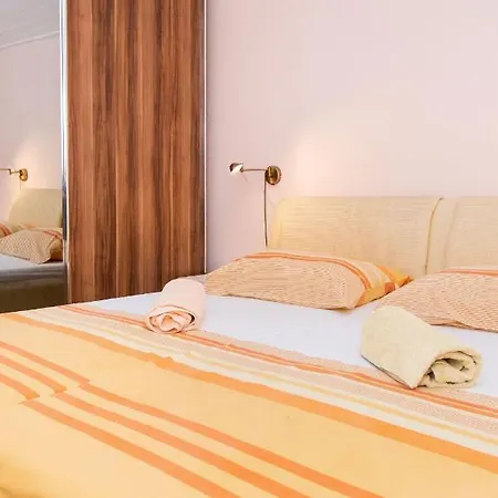 And Agiss With Pool *