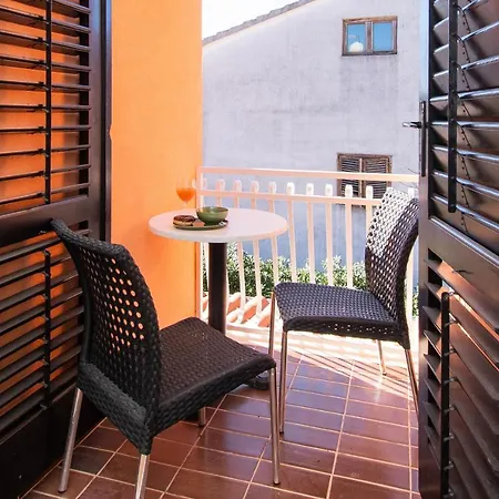 And Agiss With Pool * Vodice