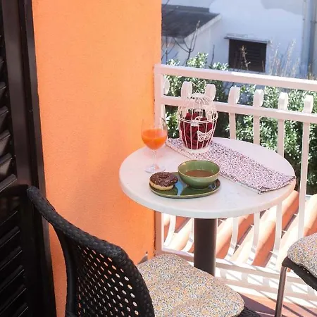 And Agiss With Pool Vodice