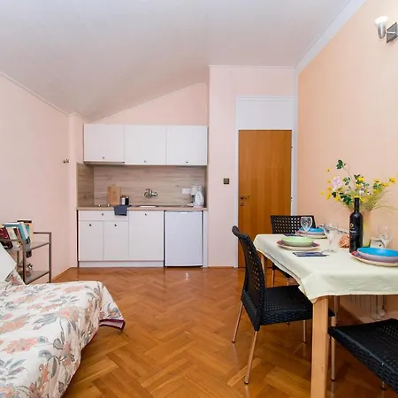 And Agiss With Pool *