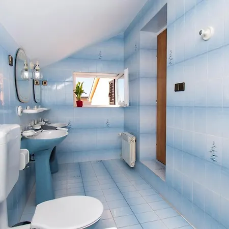 Apartman And Agiss With Pool