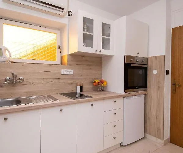 And Agiss With Pool Vodice