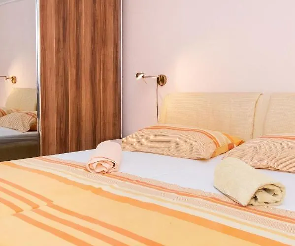 And Agiss With Pool *