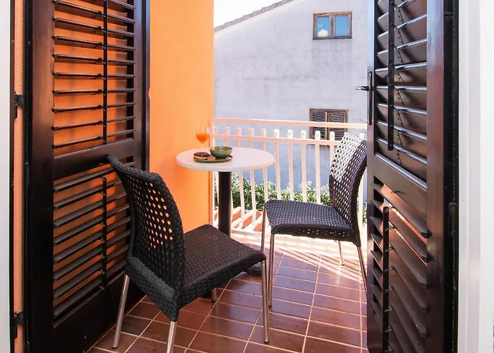 And Agiss With Pool * Vodice