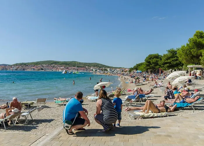 And Agiss With Pool *