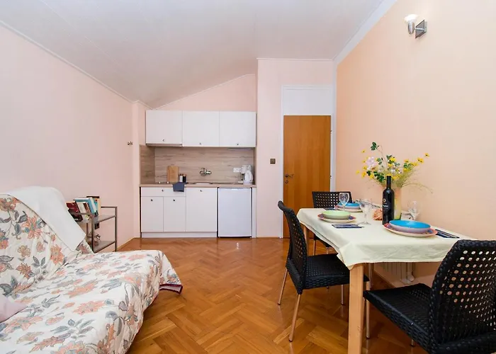 And Agiss With Pool *