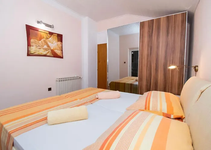 And Agiss With Pool *