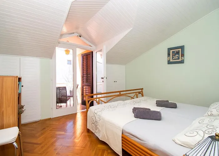 Apartamento And Agiss With Pool Vodice