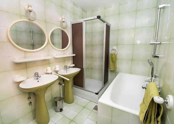 And Agiss With Pool Appartement *