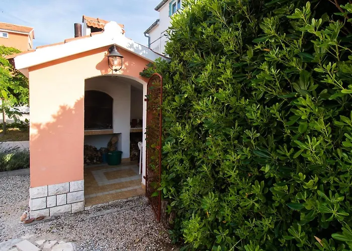 Apartamento And Agiss With Pool Vodice